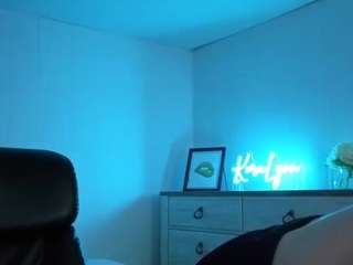 Live webcam model koralynn777 on Soda Cams