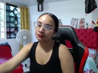 maylin-horny19