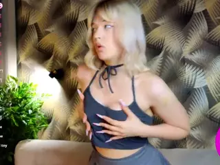 Liya's Live Sex Cam Show