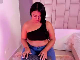 Live webcam model miiamillerr on Soda Cams