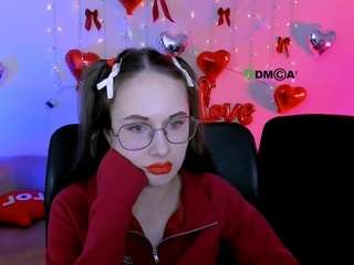 doll-vey's CamSoda show and profile