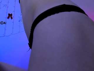 doll-vey's CamSoda show and profile