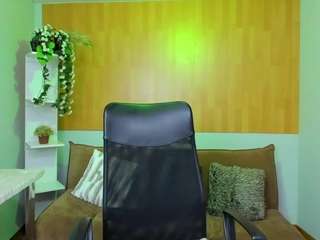 lana-pearce's live room