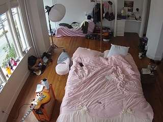 le modèle voyeurcam-celticiron-01 est en webcam porno dans un show sur le site camsoda, il possède les tags suivants: black hair,blowjob,cock rating,green eyes,muscular,no drinking,no smoking,orgasm,tattoos,hd