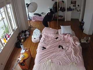 le modèle voyeurcam-celticiron-01 est en webcam porno dans un show sur le site camsoda, il possède les tags suivants: black hair,blowjob,cock rating,green eyes,muscular,no drinking,no smoking,orgasm,tattoos,hd