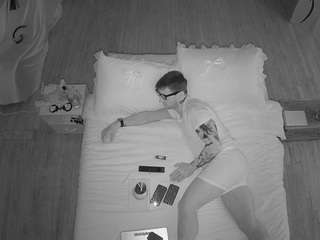 voyeurcam-celticiron-01