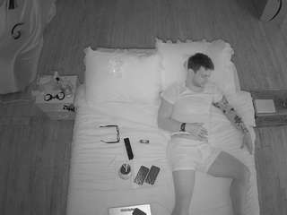 voyeurcam-celticiron-01