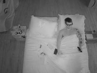 voyeurcam-celticiron-01