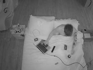 voyeurcam-celticiron-01