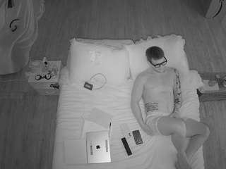 voyeurcam-celticiron-01