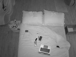 voyeurcam-celticiron-01