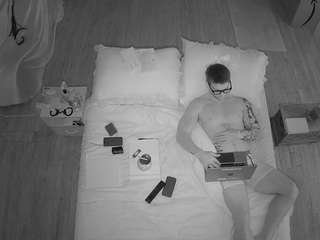 voyeurcam-celticiron-01
