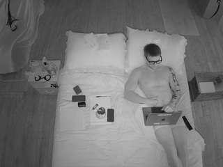 voyeurcam-celticiron-01