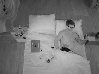 voyeurcam-celticiron-01