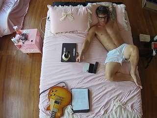 voyeurcam-celticiron-01 Sex Cam Show