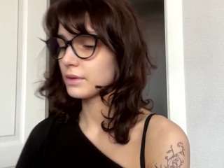 Thea live webcam show