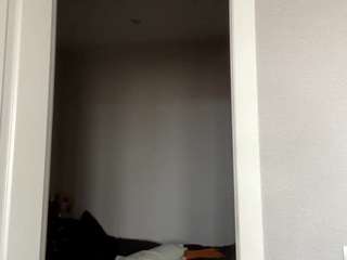 Thea live webcam show
