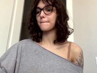 Thea live cam on CamSoda