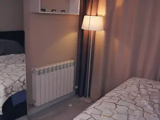 Thea's Live Sex Cam Show