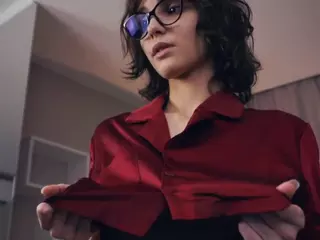 Thea's Live Sex Cam Show