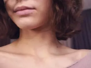Thea's Live Sex Cam Show