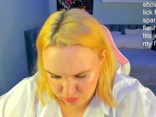  amy-hall chat room