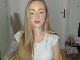 delightcoralie live cam profile
