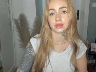 delightcoralie Live Webcam on CamSoda