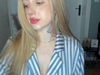 delightcoralie Live Webcam on CamSoda