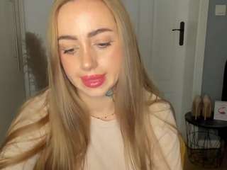 delightcoralie's CamSoda show and profile