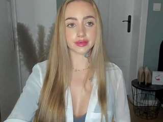 delightcoralie Live Webcam on CamSoda