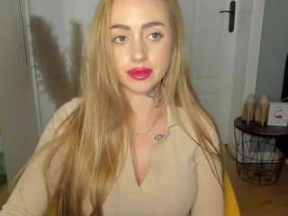 delightcoralie webcam model