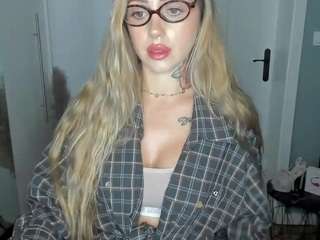 delightcoralie live webcam show