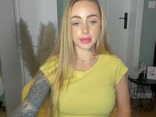 delightCoralie live webcam show