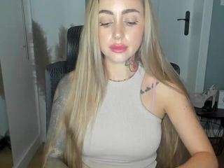 delightCoralie live webcam show