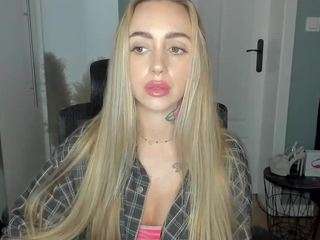 delightCoralie live cam preview