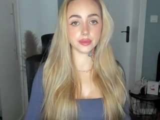 delightCoralie live cam preview