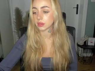 delightCoralie live cam preview