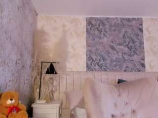 liianna Live Webcam on CamSoda