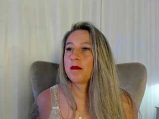 BlondeHotMilf Liiana live cam preview