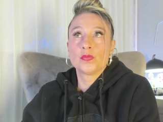 BlondeHotMilf Liiana