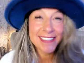 BlondeHotMilf Liiana