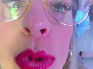 BlondeHotMilf Liiana