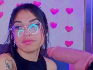 madyjackson's CamSoda show and profile