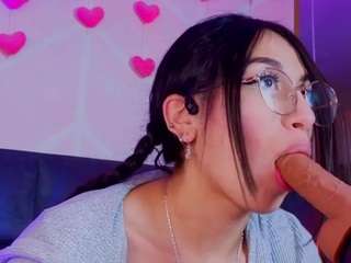 madyjackson's CamSoda show and profile