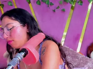 MadyJackson's Live Sex Cam Show