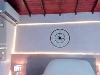 megan-charles's live room