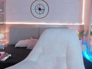 megan-charles's live room