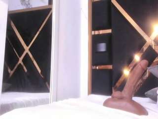 sara-tompsonn webcam