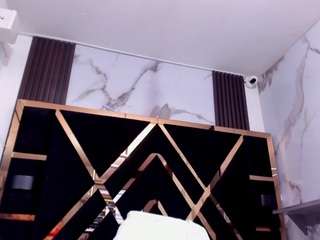 sara-tompsonn webcam model